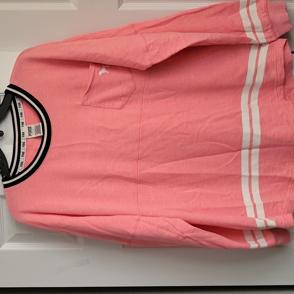 VS PINK TEE